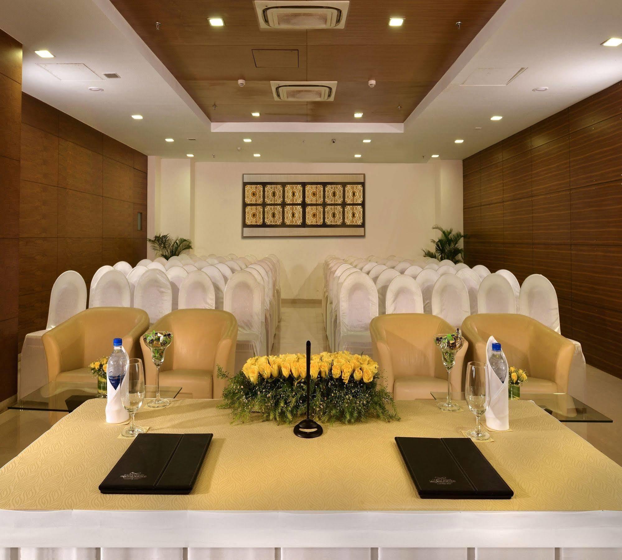 Majestic Court Sarovar Portico Navi Mumbai Exterior foto